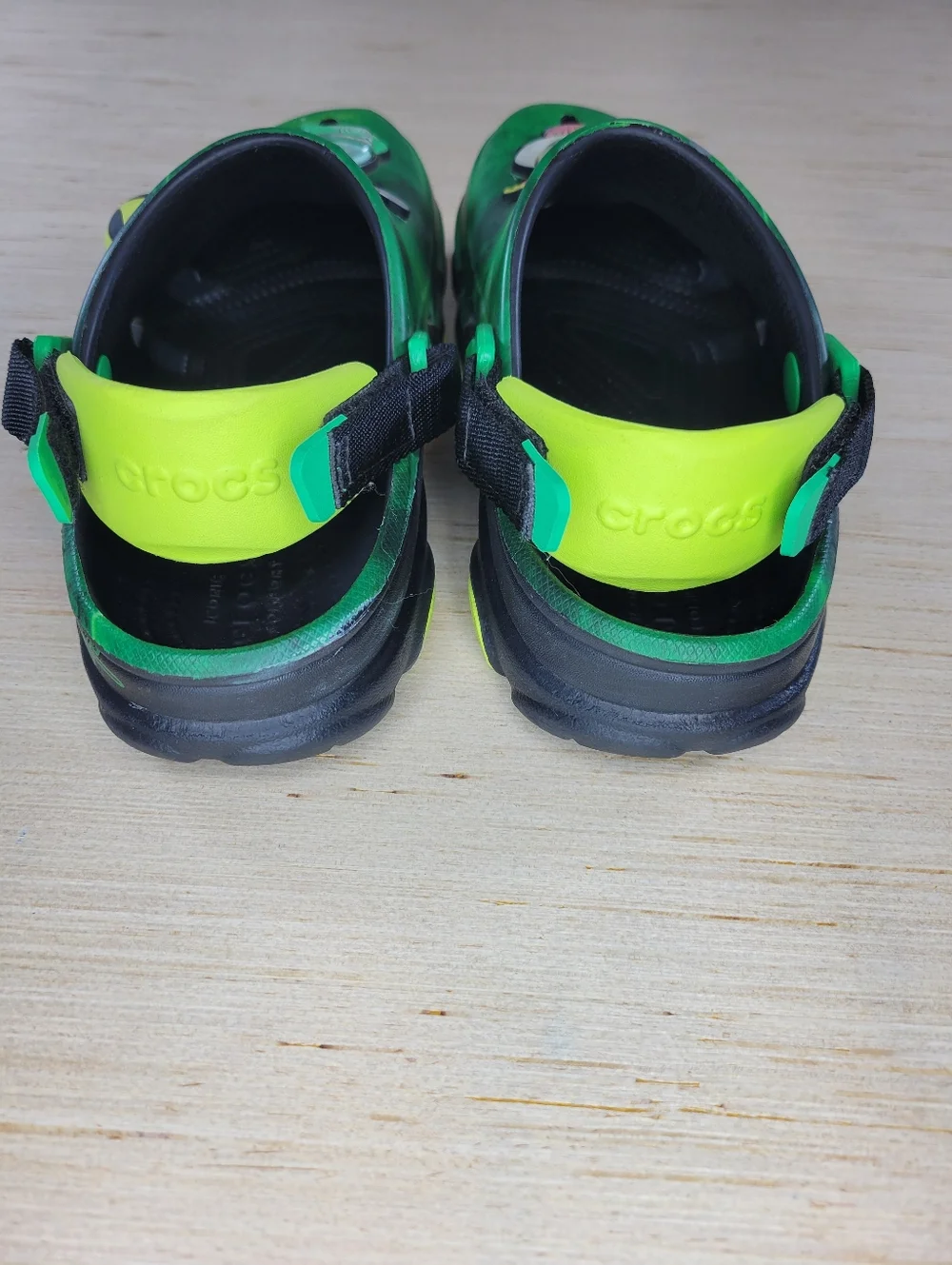 Crocs Ron English Area 54 All Terrain Clog J6 Green Cosmic Alien Graphic FLAW
